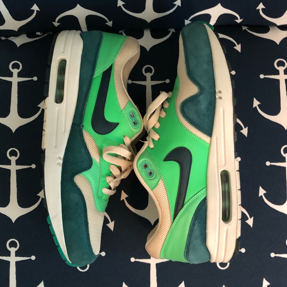**SOLD**Nike Air Max 1 “atomic Green”